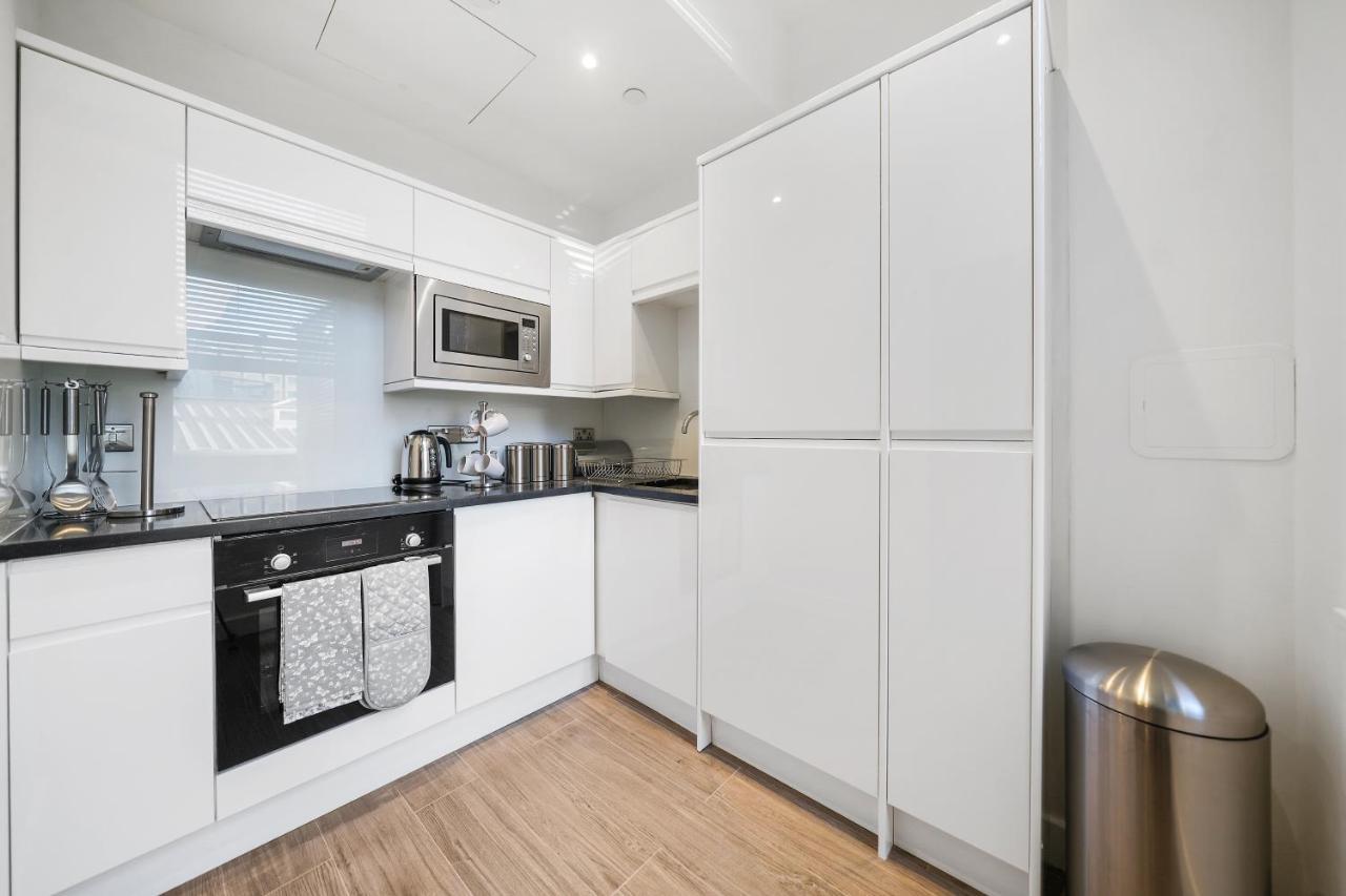 City Prime Apartments Λονδίνο Εξωτερικό φωτογραφία A typical kitchen in a serviced apartment