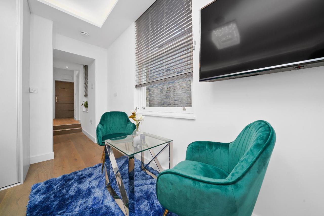 City Prime Apartments Λονδίνο Εξωτερικό φωτογραφία A staged photo of a living room